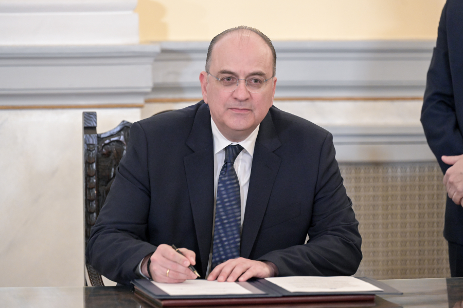 Νέα βόμβα για το πτυχίο Λαζαρίδη: Ούτε βεβαίωση παρακολούθησης δεν μπορούσε να δώσει το δήθεν Κολέγιο