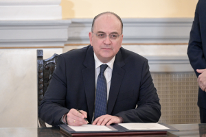 Νέα βόμβα για το πτυχίο Λαζαρίδη: Ούτε βεβαίωση παρακολούθησης δεν μπορούσε να δώσει το δήθεν Κολέγιο