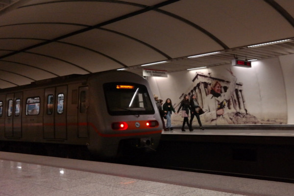 ΜΜΜ: Αναλυτικά τα δρομολόγια τρόλεϊ, λεωφορίων, ΗΣΑΠ, μετρό και τραμ για τον Αύγουστο