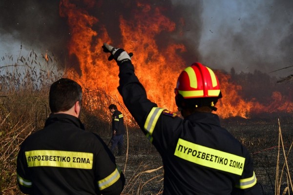 Μεγάλη πυρκαγιά σε εξέλιξη στη Ζάκυνθο