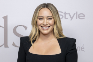 Η μεγάλη επιστροφή της Χίλαρι Νταφ στη σκηνή