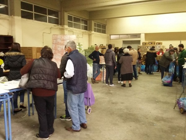 Διανομή τροφίμων στους ωφελούμενους του ΤΕΒΑ &amp; του Κοινωνικού Εισοδήματος Αλληλεγγύης στην Κατερίνη