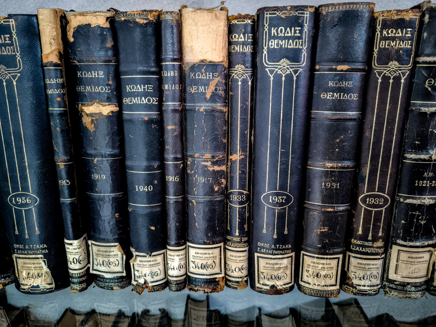 Study Finds Greek Lawmaking Lags Behind EU Standards