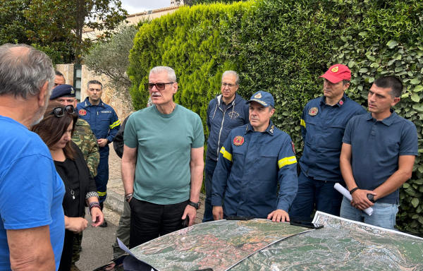 Ακαθάριστα οικόπεδα: Αυτοψία Τουρνά στον Διόνυσο - Συνεχίζονται οι έλεγχοι