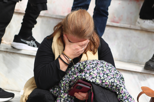 Εθνική ντροπή η δίκη των Τεμπών - Φιάσκο και οργή συγγενών και δικηγόρων