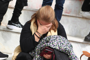 Εθνική ντροπή η δίκη των Τεμπών - Φιάσκο και οργή συγγενών και δικηγόρων