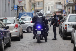 Θεσσαλονίκη: Ζητούσαν χρήματα για καύσιμα ανταλλάσοντας «μαϊμού» κοσμήματα