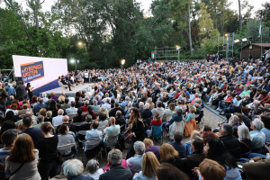 Χαλάνδρι: Ποιοι βρέθηκαν στο πλευρό του Αλέξη Τσίπρα (Εικόνες)