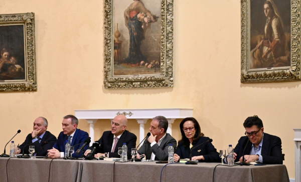 Ο Δένδιας στην παρουσίαση βιβλίου των Υφαντή, Φίλη, Διακόπουλου, Προβατά