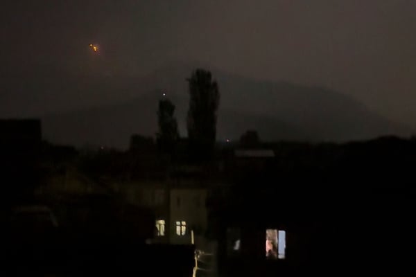 Κασμίρ: Εκρήξεις και drone μετά τις ανακοινώσεις για κατάπαυση πυρός μεταξύ Ινδίας-Πακιστάν