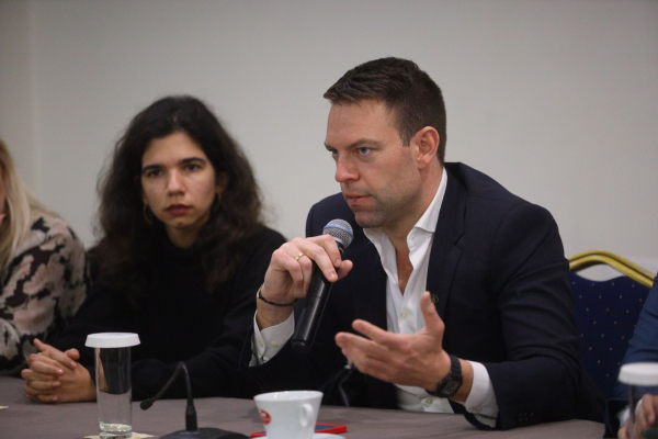 Κασσελάκης: «Κουζουλή η ιδέα της προκαταβολής φόρου εισοδήματος»