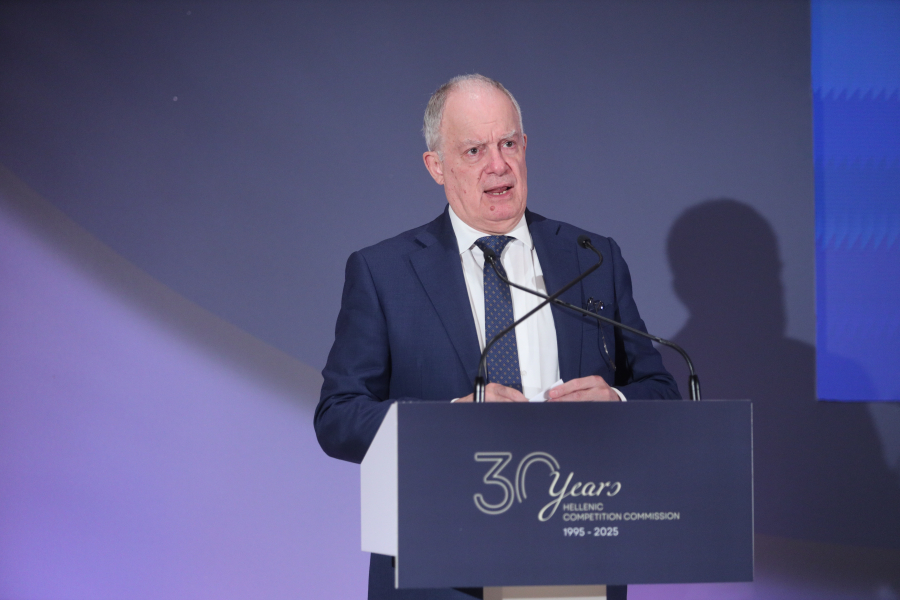 Ενοχλείται από Πρόεδρο της Δημοκρατίας και Δένδια!