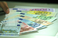 Η ακρίβεια «ροκανίζει» τις τραπεζικές καταθέσεις, μειώθηκαν οι οικονομίες των νοικοκυριών τον Φεβρουάριο