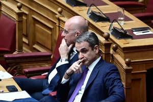 Το εσωτερικό ρήγμα στη ΝΔ αλλάζει το τοπίο