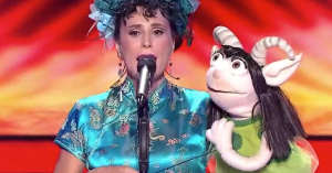 The Voice: Εγγαστρίμυθος άφησε άφωνους κριτές και κοινό (βίντεο)