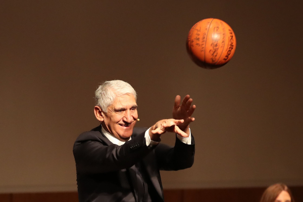 Ο Παναγιώτης Γιαννάκης παρουσίασε την αυτοβιογραφία του και ήταν όλοι εκεί (Εικόνες &amp; βίντεο)