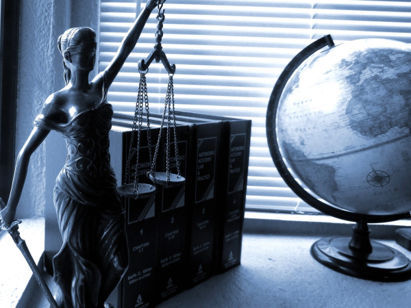 Αποχή ανακοίνωσαν και οι συμβολαιογράφοι