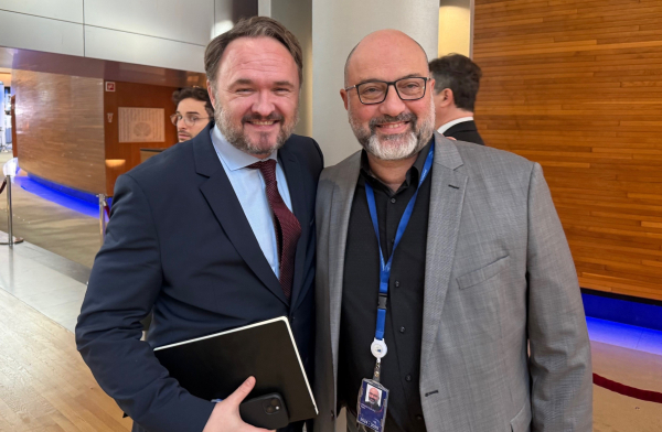 Σάκης Αρναούτογλου για υδρογόνο: Η Ελλάδα κινδυνεύει να μείνει πίσω με ευθύνη της κυβέρνησης