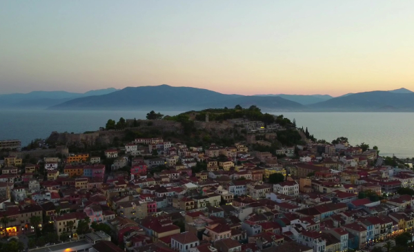 Ναύπλιο: Η ελληνική πόλη που πρέπει οπωσδήποτε να επισκεφθείτε την άνοιξη