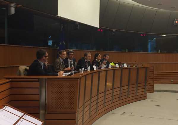 Μαριάς: Να αποζημιώσει η τρόικα την Ελλάδα για τα εγκληματικά λάθη του ΔΝΤ