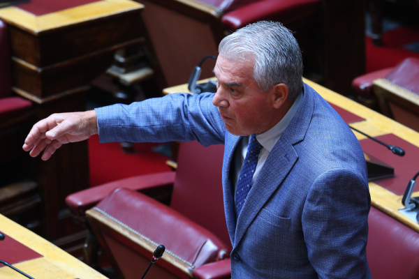 Ο Κακλαμάνης στέλνει τον Κυριαζίδη στην Επιτροπή Δεοντολογίας