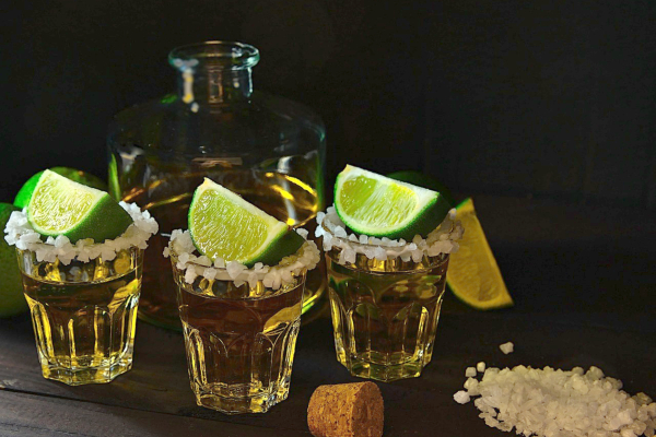 Ποιο αλκοολούχο ποτό είναι το «πιο υγιεινό»; Οι επιστήμονες καταρρίπτουν 5 μύθους