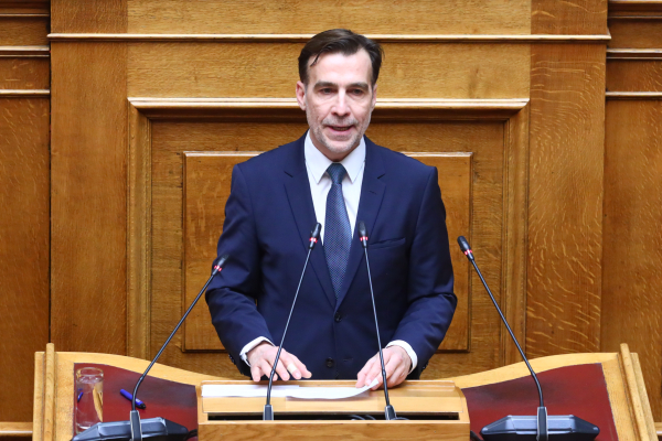 Προσχωρεί στο ΠΑΣΟΚ ο Χουρδάκης