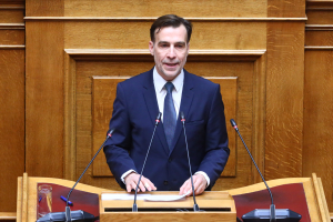 Προσχωρεί στο ΠΑΣΟΚ ο Χουρδάκης