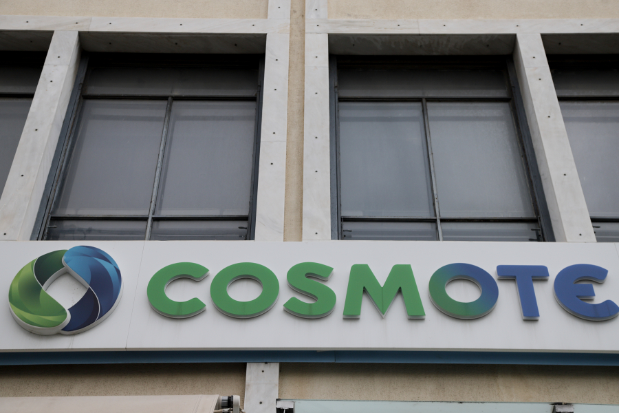 Η COSMOTE δίνει δωρεάν ίντερνετ και λεπτά ομιλίας στους πυρόπληκτους