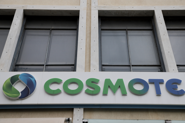 Η COSMOTE δίνει δωρεάν ίντερνετ και λεπτά ομιλίας στους πυρόπληκτους