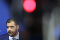 Έντονος διάλογος Μαρινάκη με δημοσιογράφο: Μην λαϊκίζετε, αυτό το παιχνίδι να το παίξετε αλλού (Βίντεο)