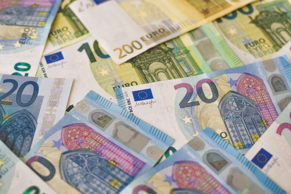 Έρχονται τα νέα χαρτονομίσματα του ευρώ