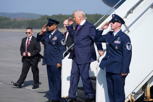 WSJ: Οι δύο επιλογές Τραμπ για χτύπημα στο Ιράν