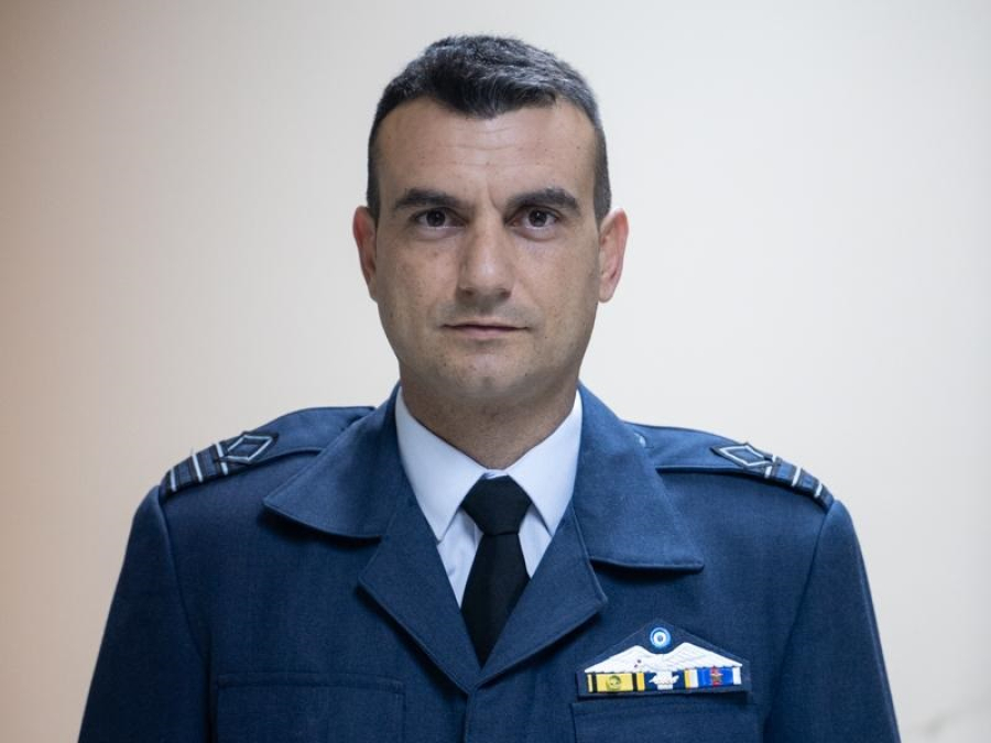 Ρίγη συγκίνησης από την αδερφή του πιλότου: «Έφυγε ο άγγελός μου, έφυγε το παιδί μου»