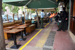 Ο δήμος Αθηναίων σφραγίζει 11 καταστήματα