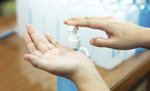 ΕΟΦ: Ανακαλείται γνωστό αντισηπτικό χεριών