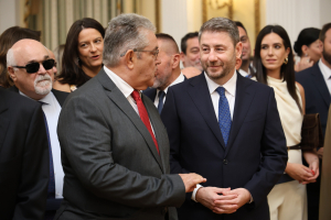 Αποκατάσταση Δημοκρατίας: Εντός του Προεδρικού Μεγάρου η δεξίωση, λόγω κακοκαιρίας (Εικόνες)
