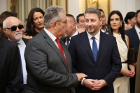 Αποκατάσταση Δημοκρατίας: Εντός του Προεδρικού Μεγάρου η δεξίωση, λόγω κακοκαιρίας (Εικόνες)