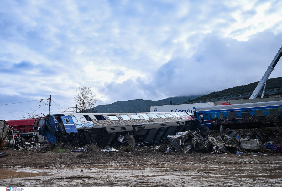 Τέμπη: Έχουν ταυτοποιηθεί 54 νεκροί, ενώ συνεχίζονται οι έρευνες