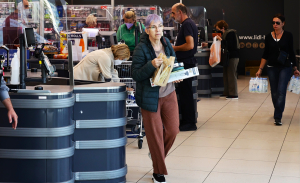 «Έσπασαν» τα ταμεία των σούπερ μάρκετ το 2023 - Ο τζίρος «πέταξε» στα 7,446 δισεκ. ευρώ