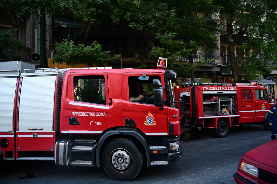 Κερατέα: Σύγκρουση πυροσβεστικού οχήματος με ΙΧ, νεκρή μία 61χρονη