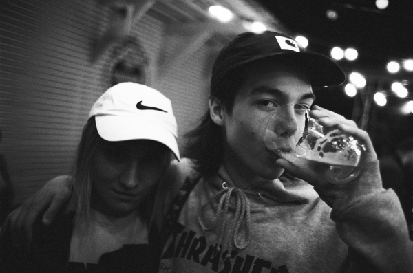 Απαγόρευση πώλησης καπνού και ποτών σε ανηλίκους: 82.000 έλεγχοι και 313 συλλήψεις, ο πρώτος απολογισμός