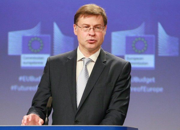 Ντομπρόβσκις: Τεχνική η συμβολή του ΔΝΤ μετά το μνημόνιο