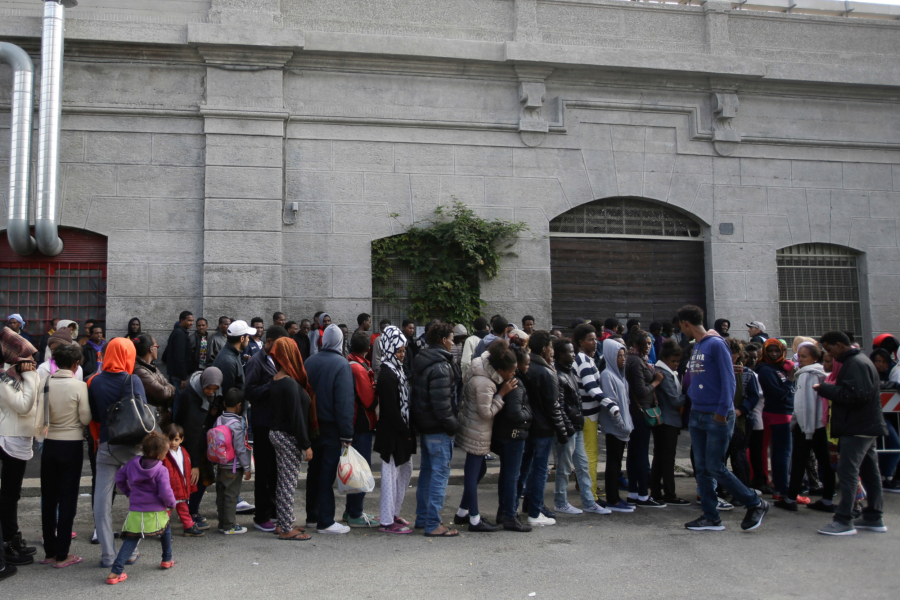 Ακροδεξιά «στροφή» στην Ευρώπη: «Ναι» σε κέντρα επιστροφής μεταναστών εκτός ΕΕ με ταχείες απελάσεις