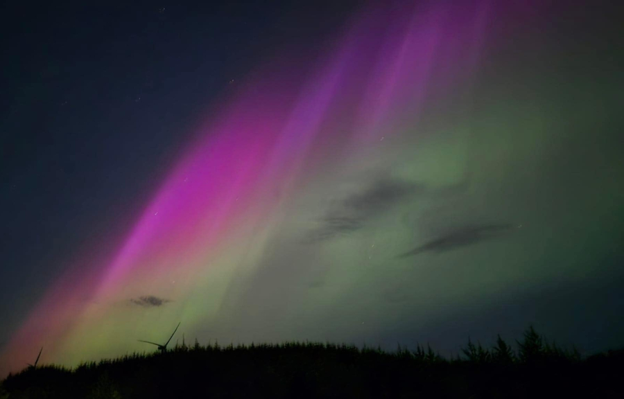 Μαγευτικές εικόνες: Το εντυπωσιακό βόρειο Σέλας «έντυσε» τον ελληνικό ουρανό