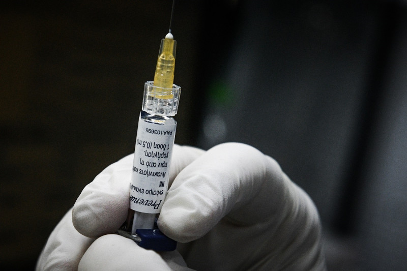 Κορονοϊός: Pfizer και BioNTech κατέθεσαν στην FDA των ΗΠΑ το αίτημα για την κατεπείγουσα έγκριση χρήσης του εμβολίου τους