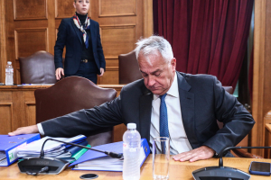 Όταν ο Βορίδης δικαιώνει την αντιπολίτευση για την βίαιη προσαγωγή