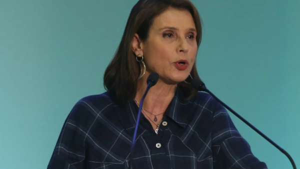 Όλα ανοιχτά για την Κ. Μπατζελή