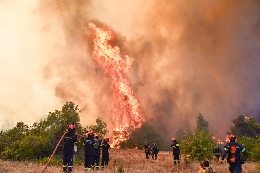 Τρεις συλλήψεις για πρόκληση φωτιάς από αμέλεια σε Τρίκαλα, Πρέβεζα και Ανατολική Αττική