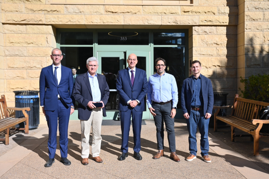 Στο Στάνφορντ ο Νίκος Δένδιας